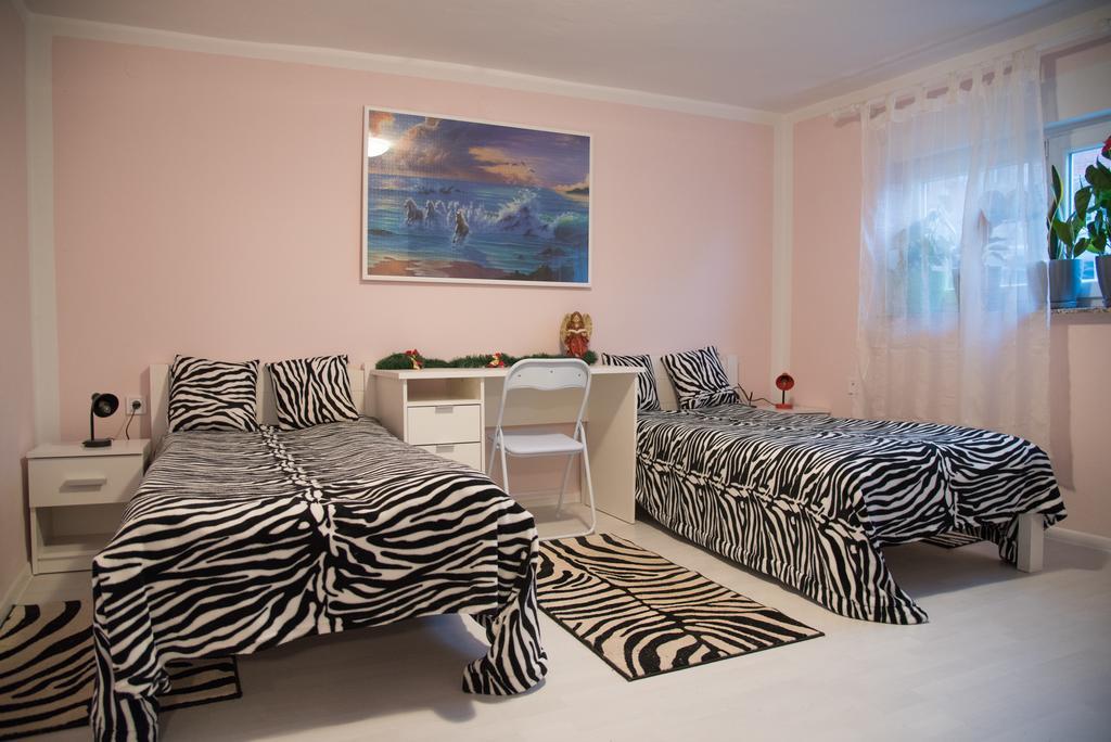 Apartman Flamingo Hotel Daruvar Buitenkant foto